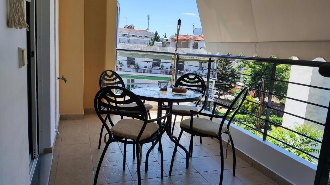 Rock & Roll 2 - Modern Apartment In Trikala Exterior photo